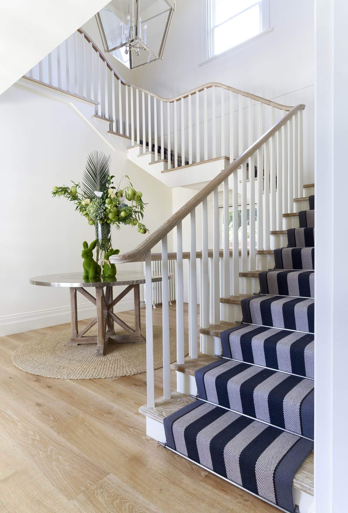 22 Beautiful Traditional Staircase Design Ideas To Must Check - The