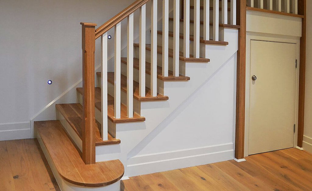 22 Beautiful Traditional Staircase Design Ideas To Must ...