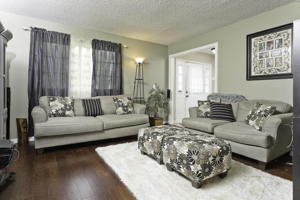 Stunning Livingroom Decoration with Dark Furniture Designs