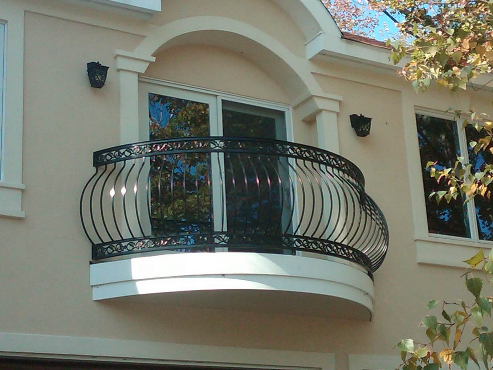 Round Balcony Design For House - Image Balcony and Attic ...