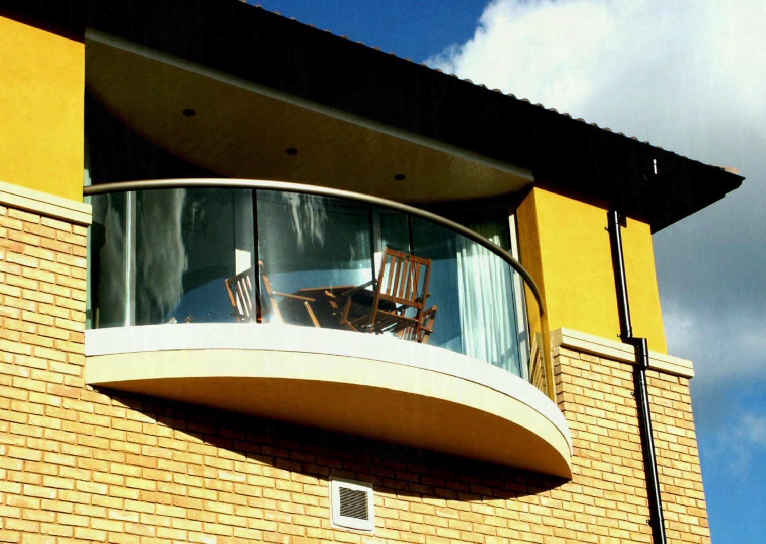 25+ Modern Balcony Railing Design Ideas With Photos