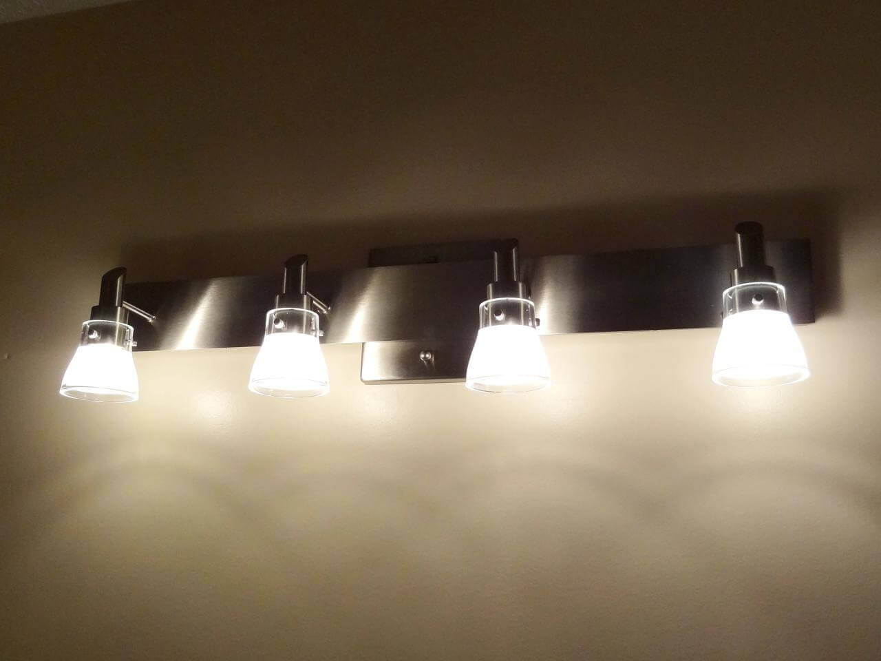 30+ Modern Bathroom Light Fixtures for Small Bathrooms