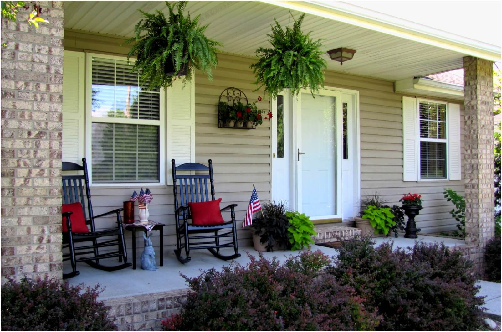 Have A Look At These 18 Outstanding Front Porch Design Ideas