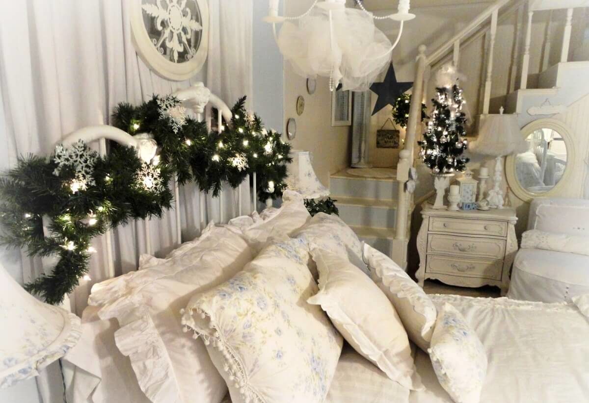 Top 30 Christmas Bedroom Decorations Ideas Taken From Pinterest
