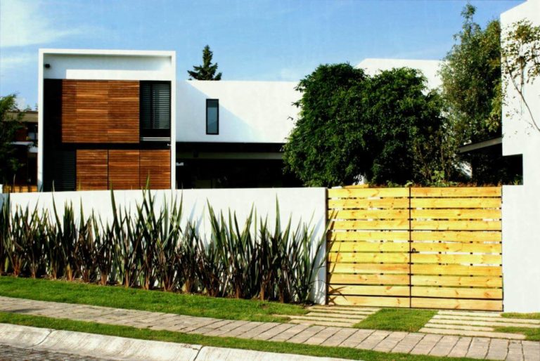 Enhance Your Home Looks With Modern Wall Fence Designs