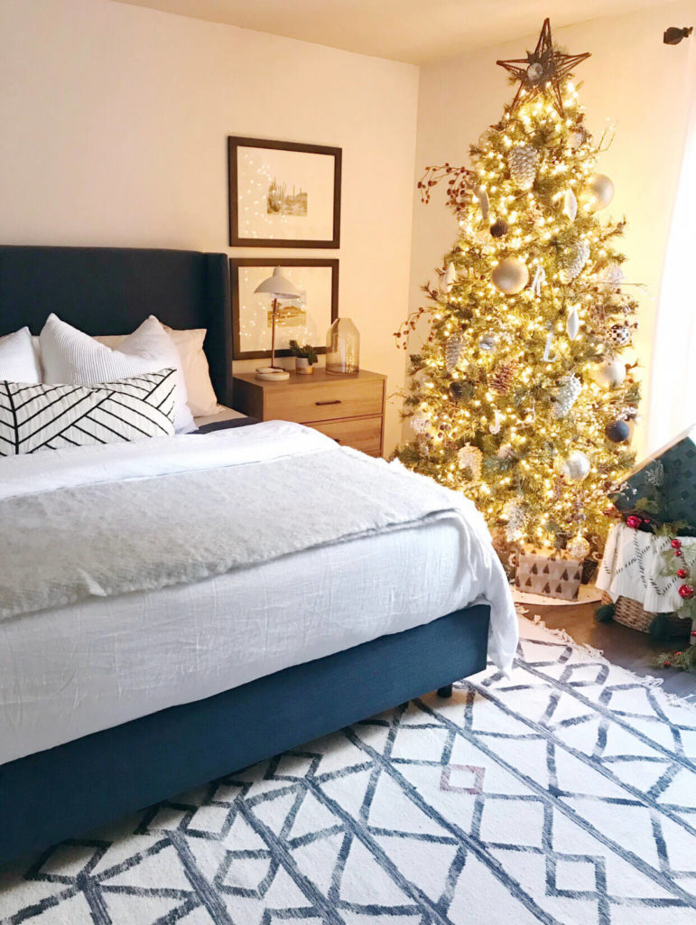 Top 30 Christmas Bedroom Decorations Ideas Taken From Pinterest