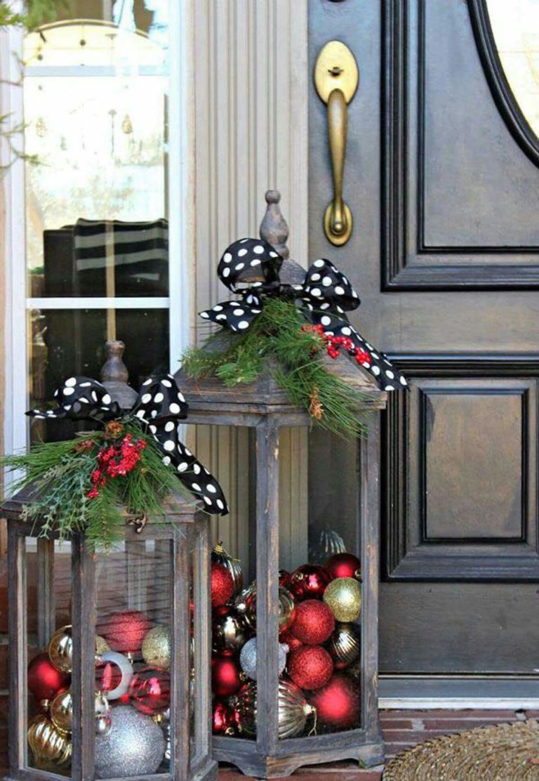 25+ Front Porch Christmas Decor Ideas To Wow Your Neighbors