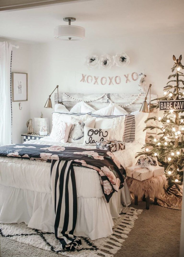 Top 30 Christmas Bedroom Decorations Ideas Taken From Pinterest