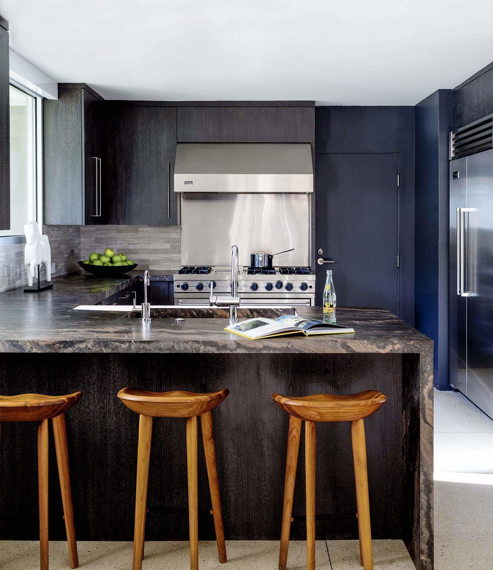 9.-minimalist-kitchen-design-e1545330546540.jpg