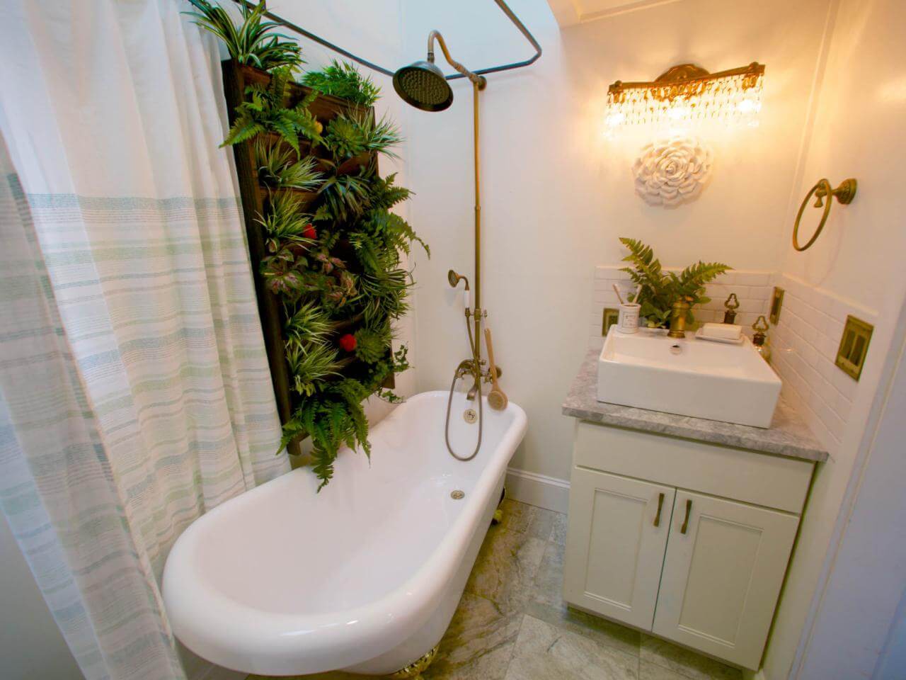 Small Shower Ideas for Tiny Bathrooms That Will Inspire You
