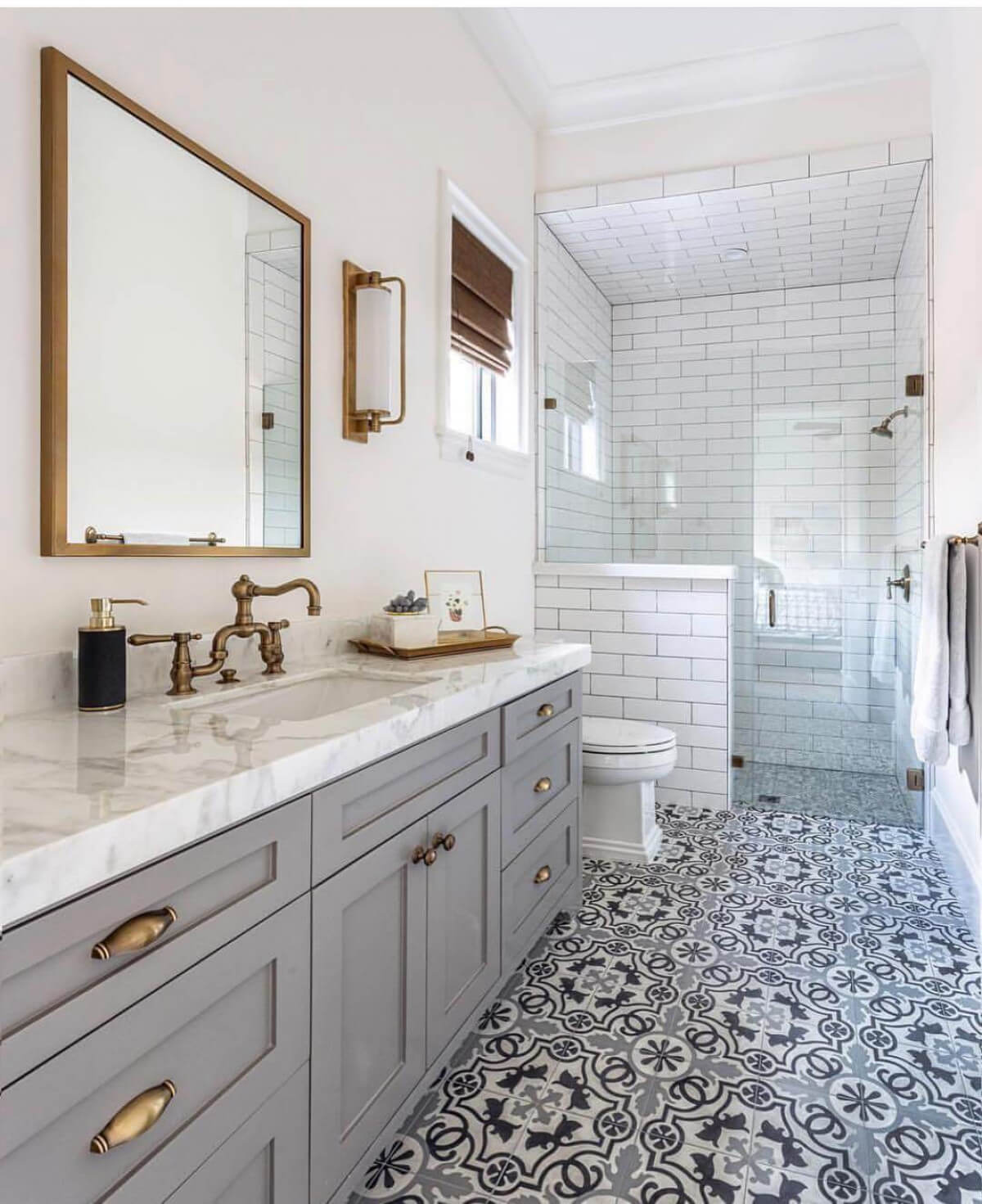 Small Shower Ideas for Tiny Bathrooms That Will Inspire You