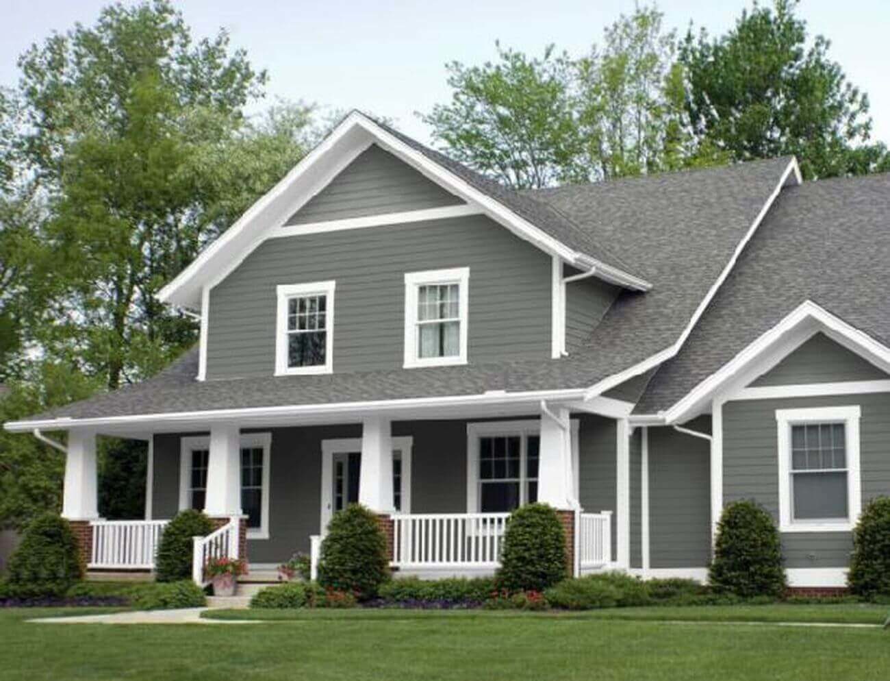 30+ Farmhouse Exterior Ideas For Your Modern Farmhouse