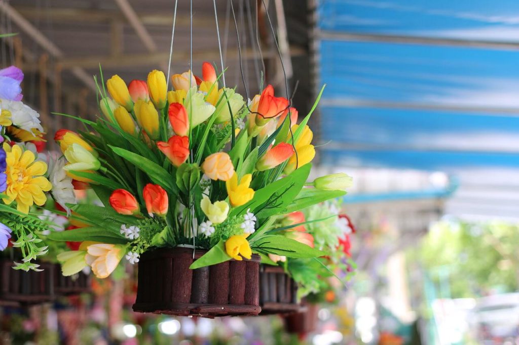 hanging flower pots for balcony