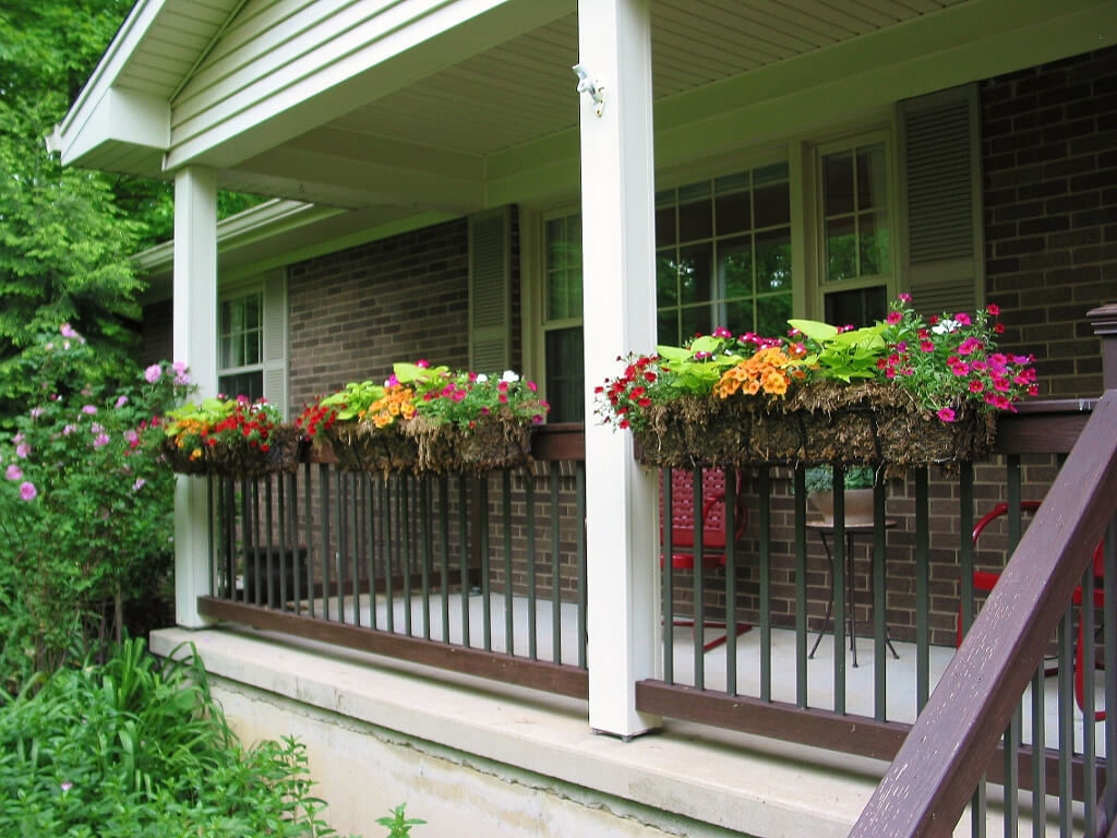 hanging flower pots for balcony