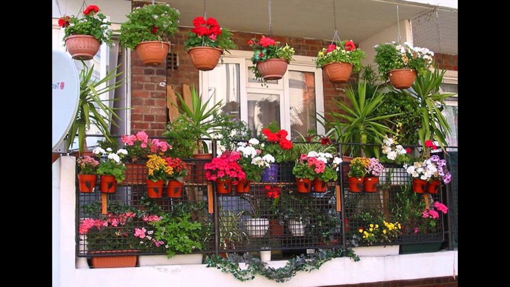 hanging flower pots for balcony