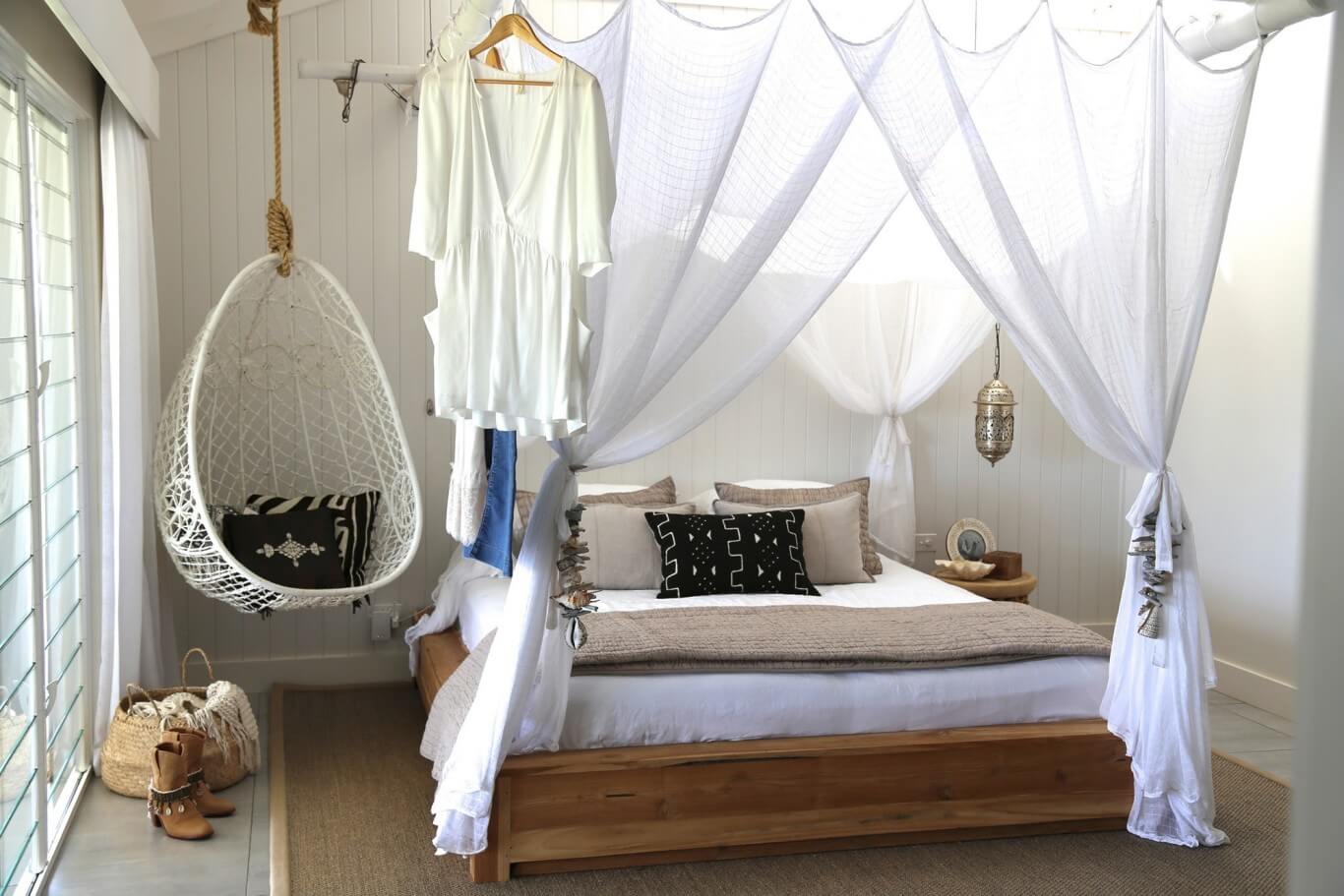 Stunning Indoor Swing Chairs Idea for Bedroom Will Make You Amaze