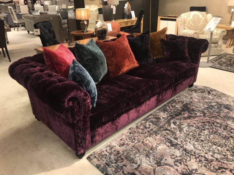    5 Velvet Sofa Design Ideas 768x576 