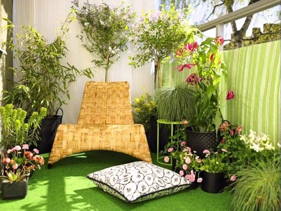 apartment balcony garden decorating ideas