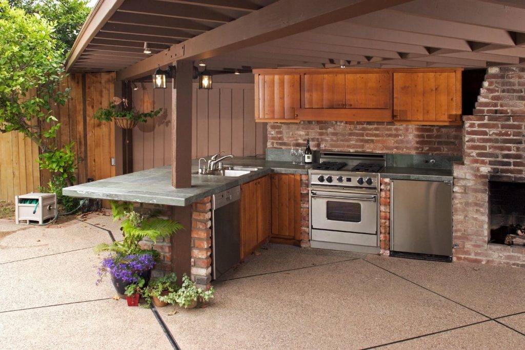 outdoor kitchen ideas for small spaces