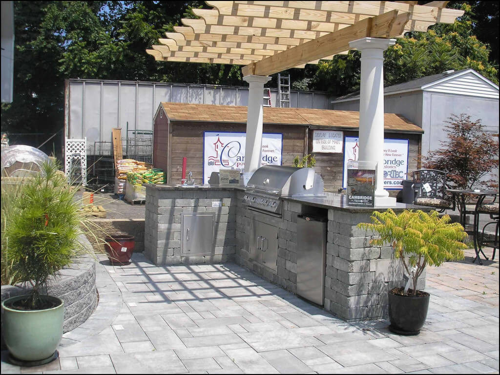 Best 13 Outdoor Kitchen Ideas For Small Spaces