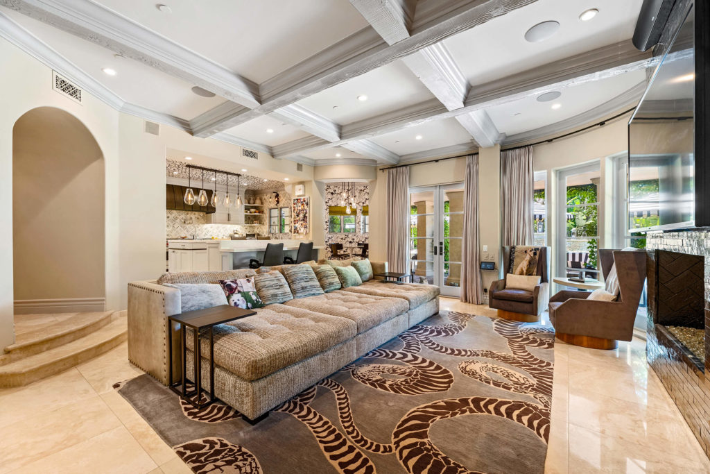 Kaley Cuoco's California Villa