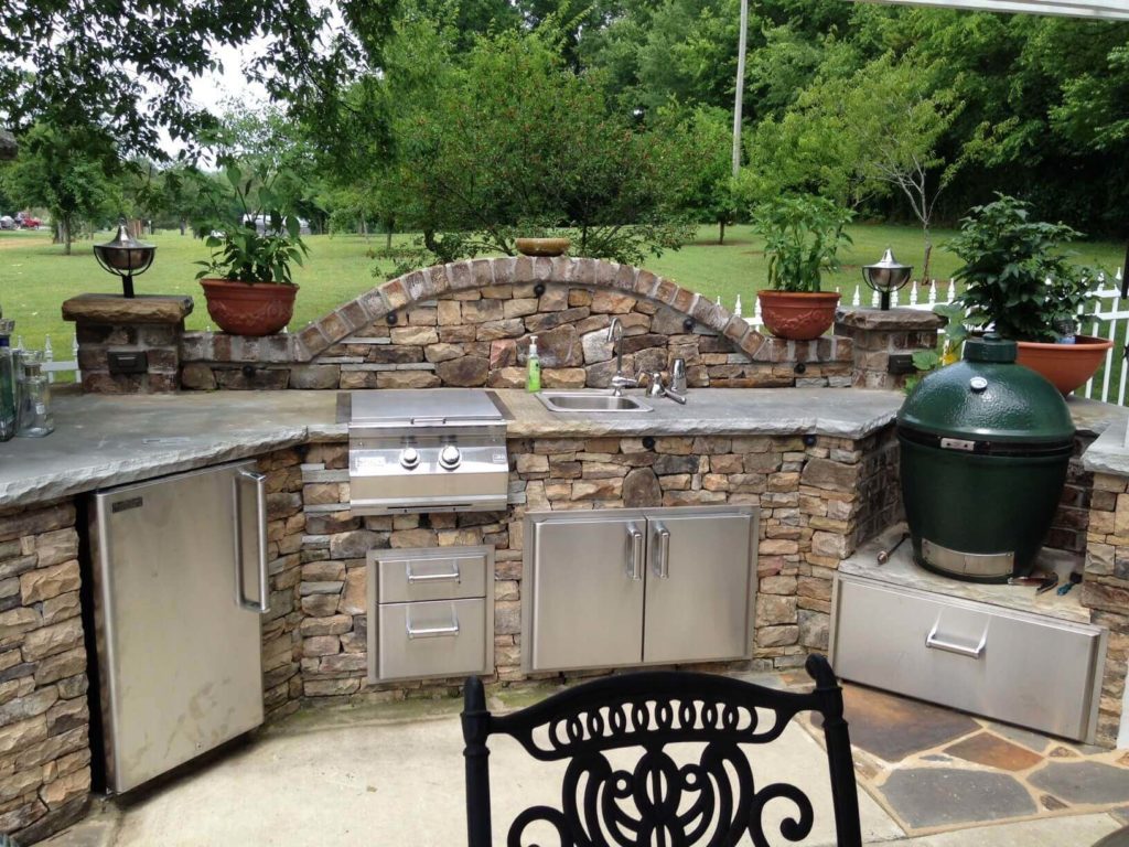 Best 18 Outdoor Kitchen Ideas For Small Spaces