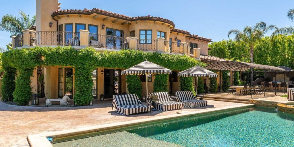 Kaley Cuoco's California Villa