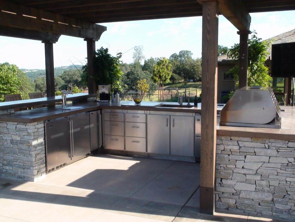 Best 13 Outdoor Kitchen Ideas For Small Spaces