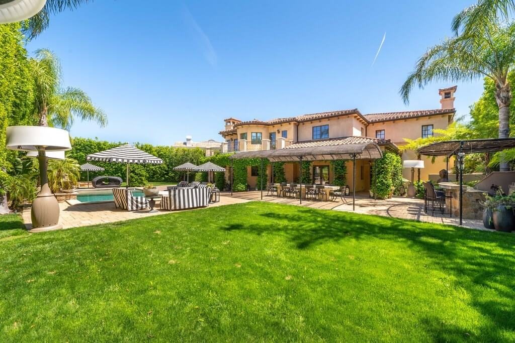 Kaley Cuoco's California Villa