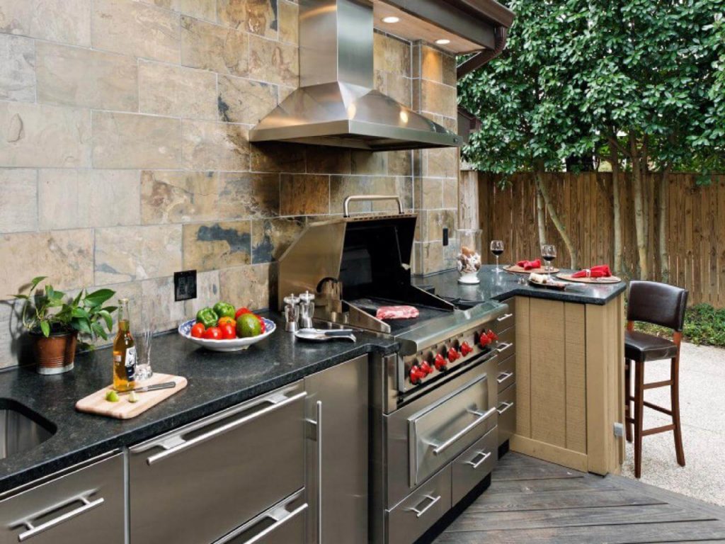 outdoor kitchen ideas for small spaces