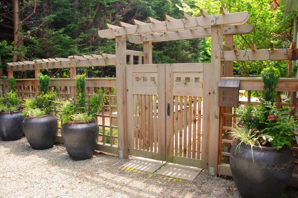 privacy fence ideas for backyard