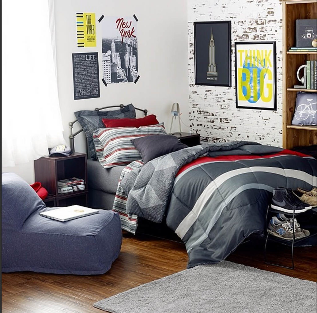 33+ Dorm Room Ideas For Guys Taken From Pinterest