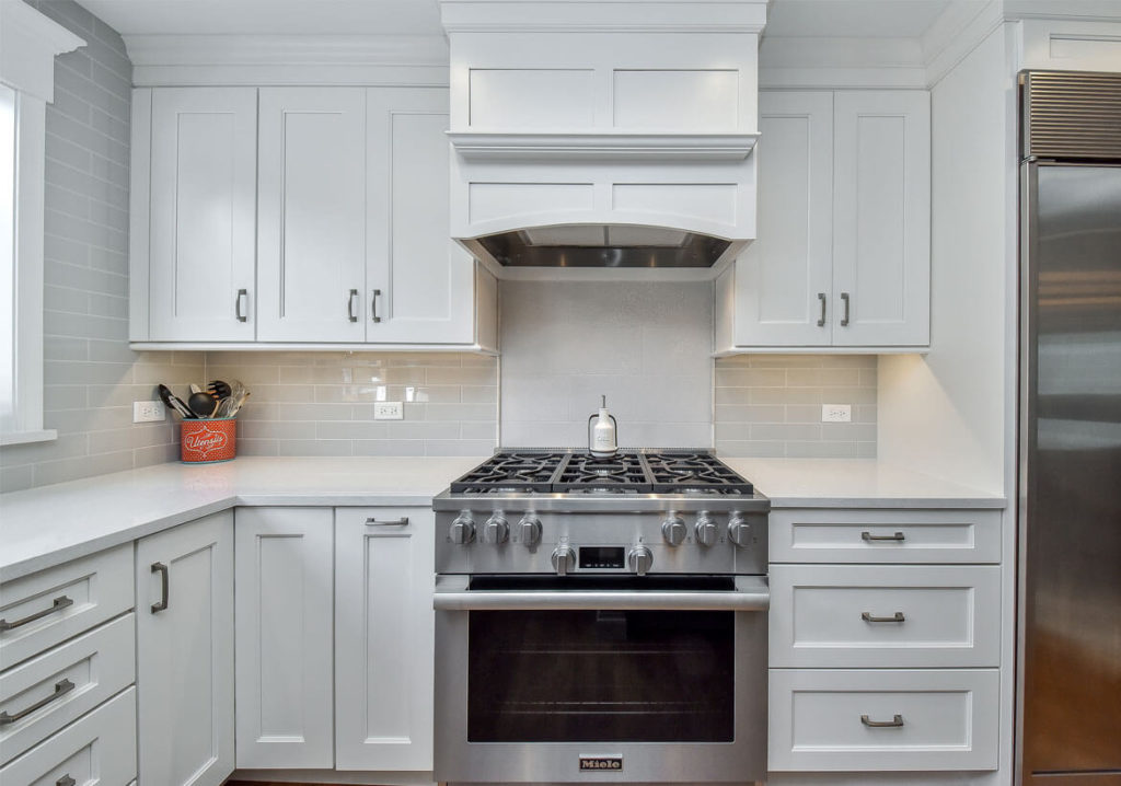 13 White Kitchen Cabinets Ideas To Beautify Your Kitchen