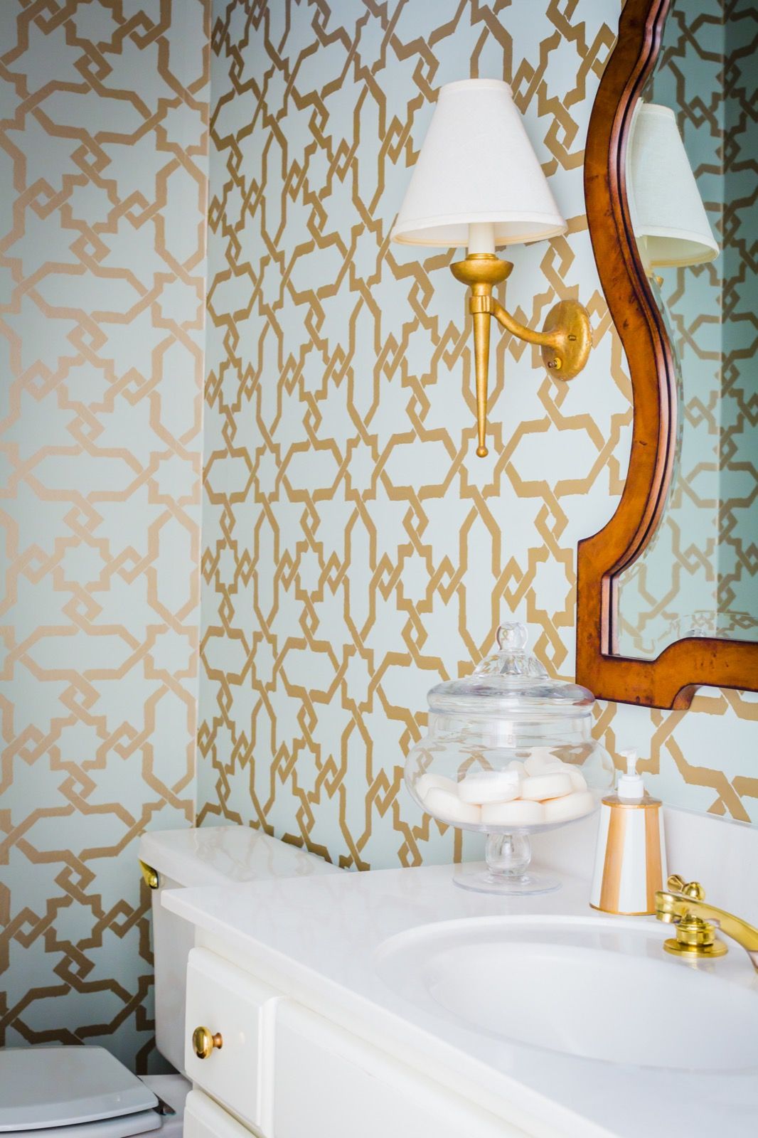 Bathroom Wallpaper That Will Give a New Look to Your Boring Bathroom