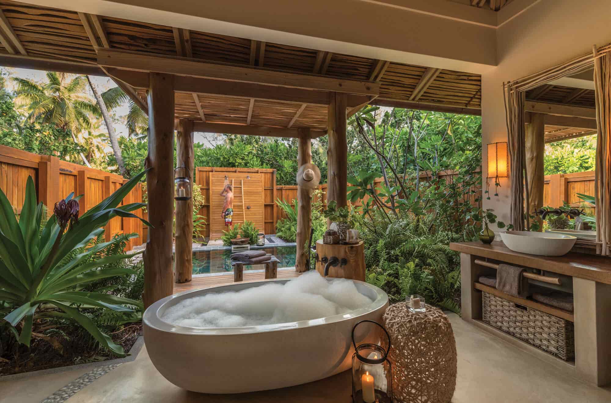 Tropical Bathroom Designs 16