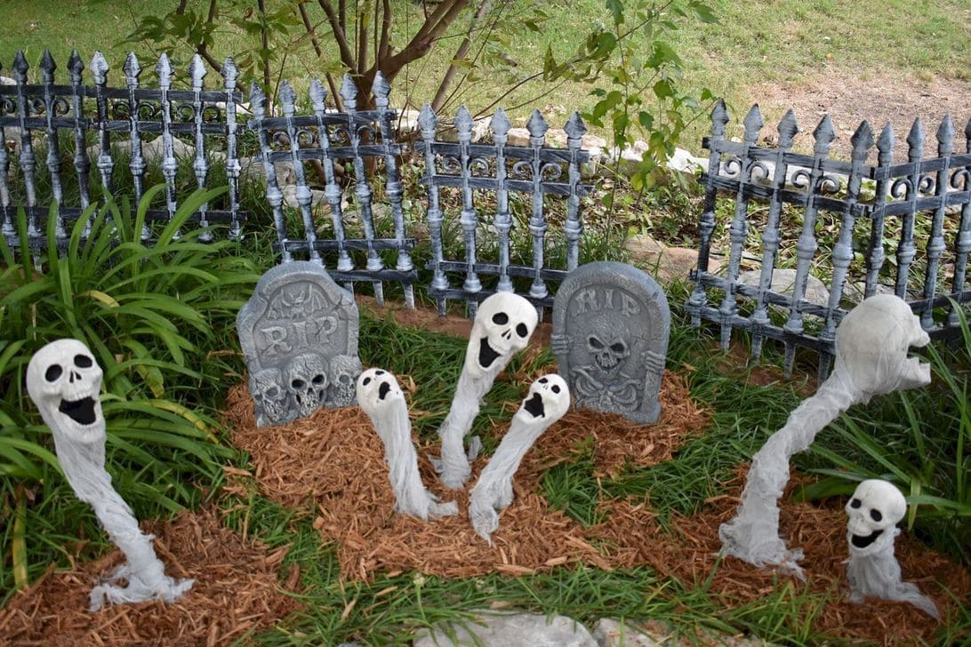 Halloween Outdoor Decoration Ideas