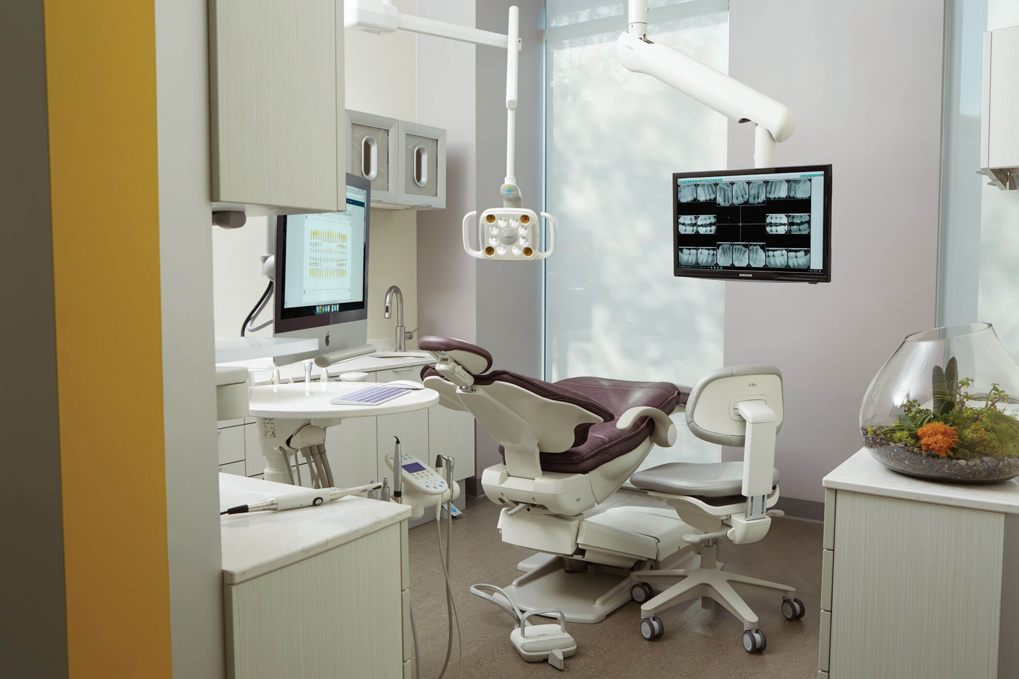 Modern & Stylist Interior Designs Ideas for Small Dental Clinic