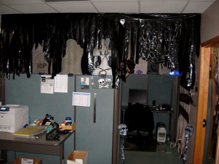 Spooky Halloween Office Decoration Ideas.