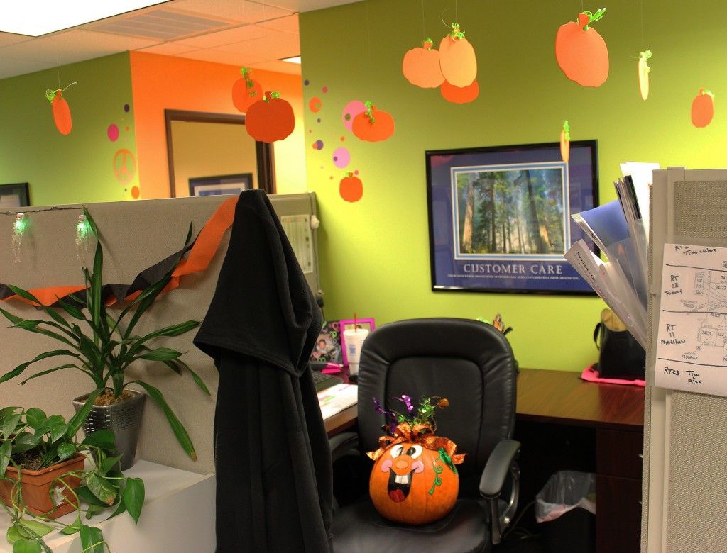 Spooky Halloween Office Decoration Ideas.