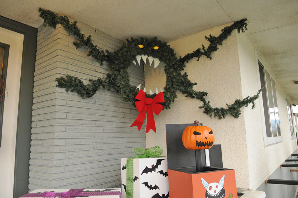 Most Horrible House Decoration For Halloween 2024   Homedecoration8 1024x680 