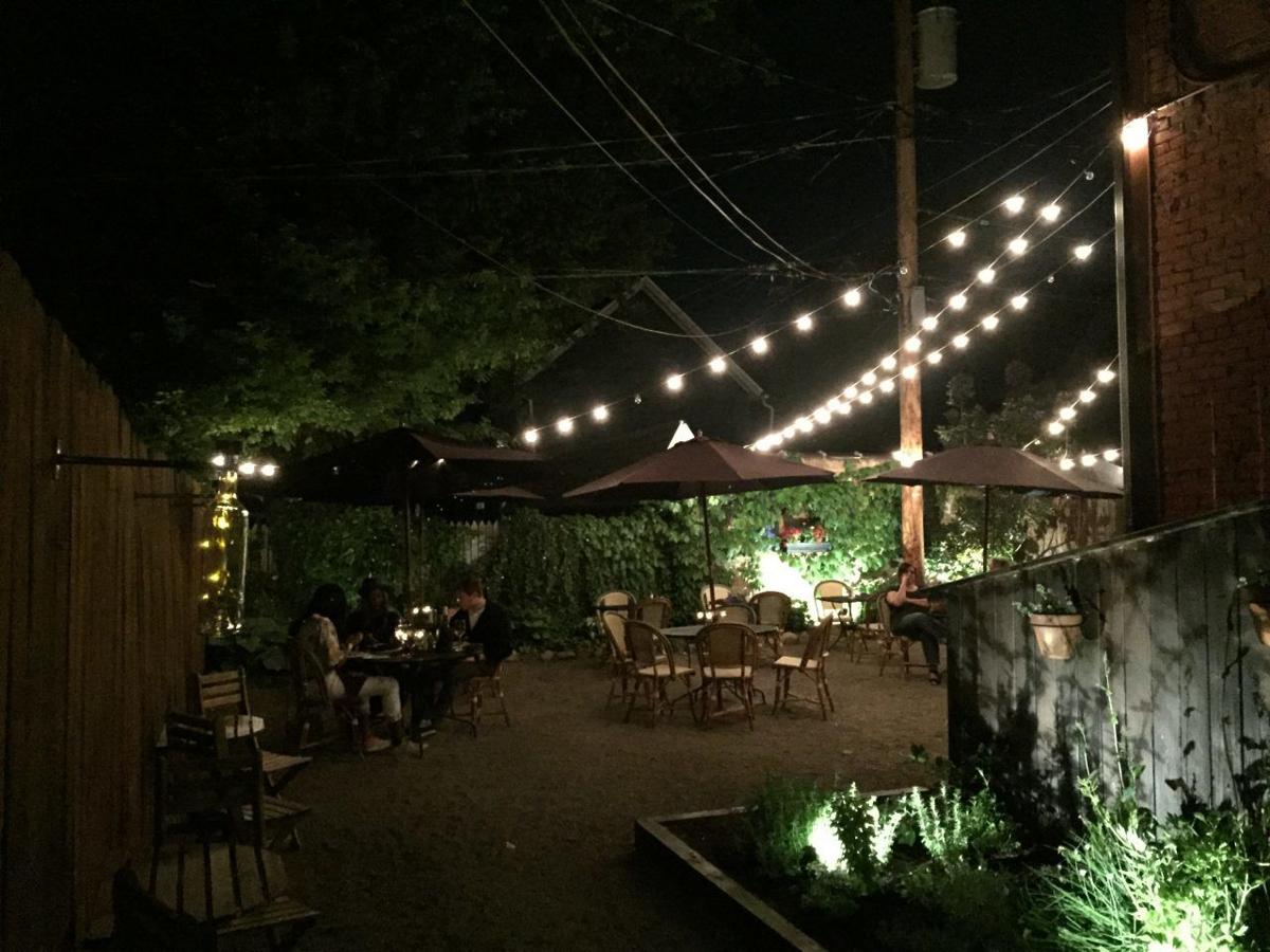 outdoor twinkle lights