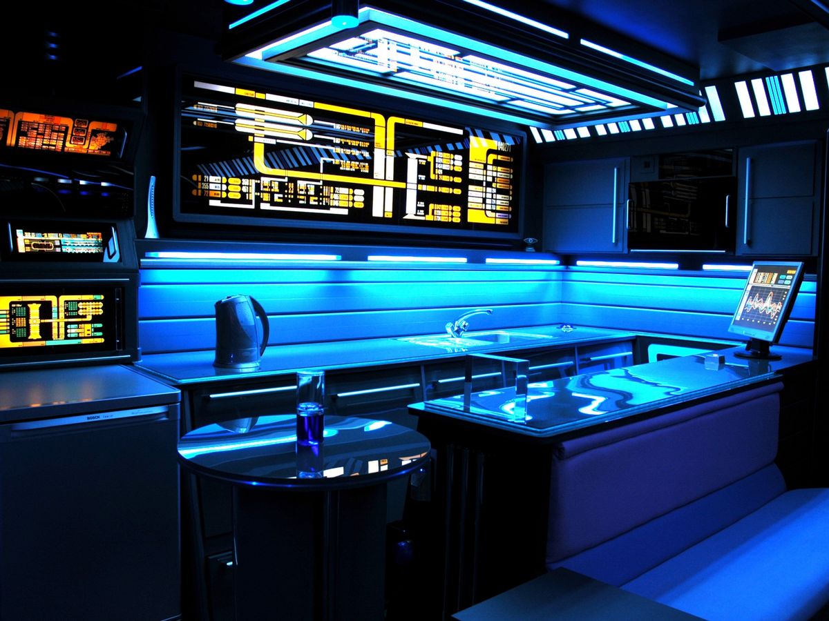 10 Star Trek Voyage House