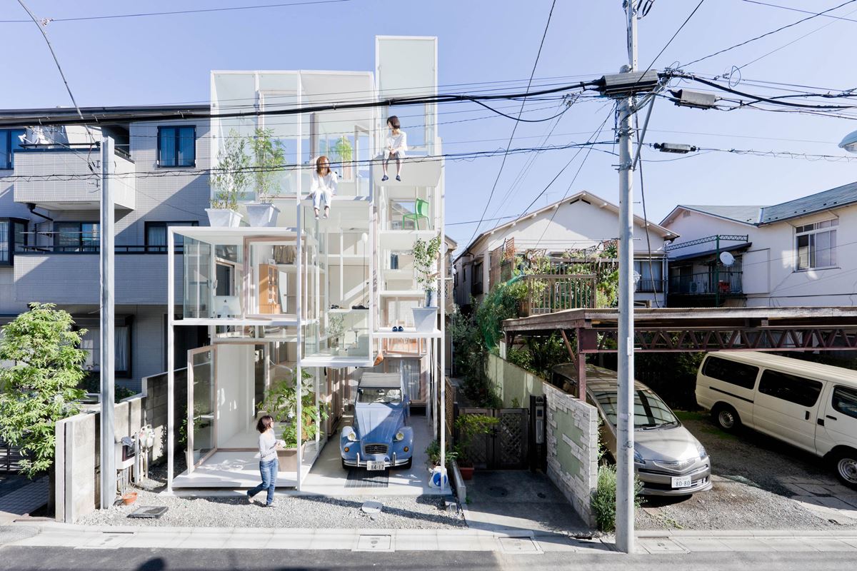 20 Transparent House