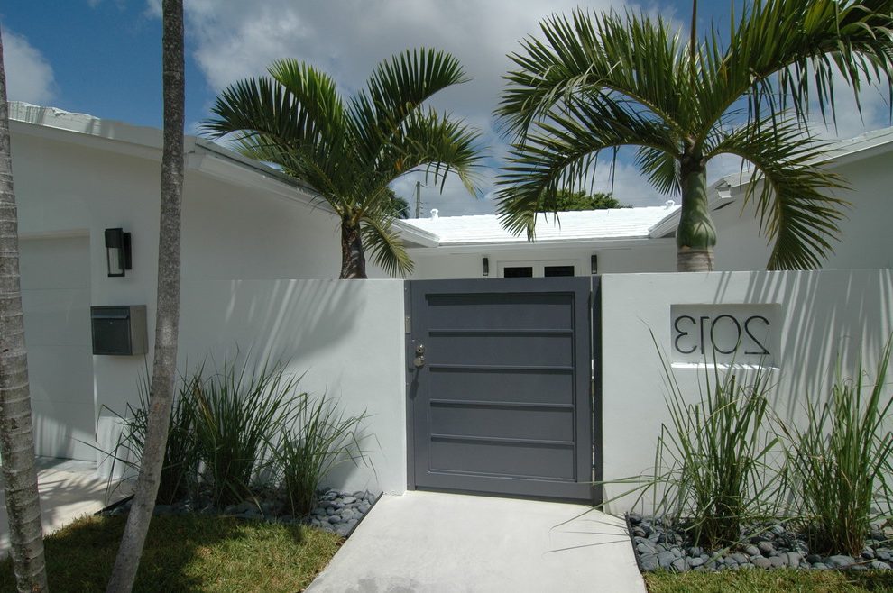 Stunning Small Front Gate That Makes Your House Attractive - The