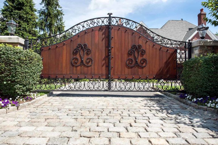 Stunning Small Front Gate That Makes Your House Attractive