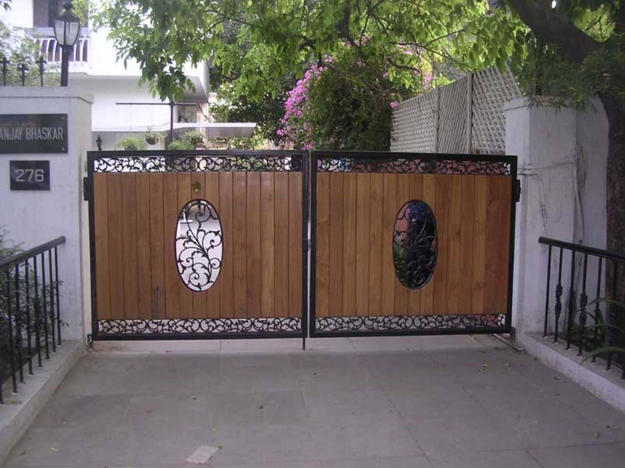 Stunning Small Front Gate That Makes Your House Attractive