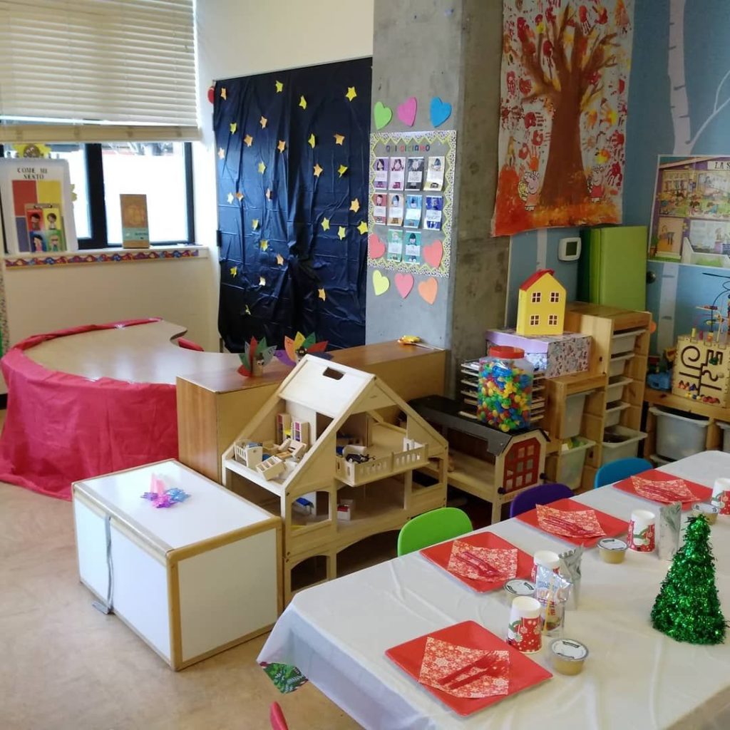 Modern Creative Classroom Decoration Ideas for Christmas
