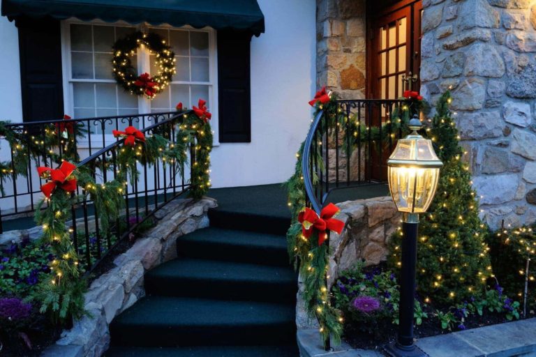 Most Beautiful Home Entrance Decoration Ideas for Christmas