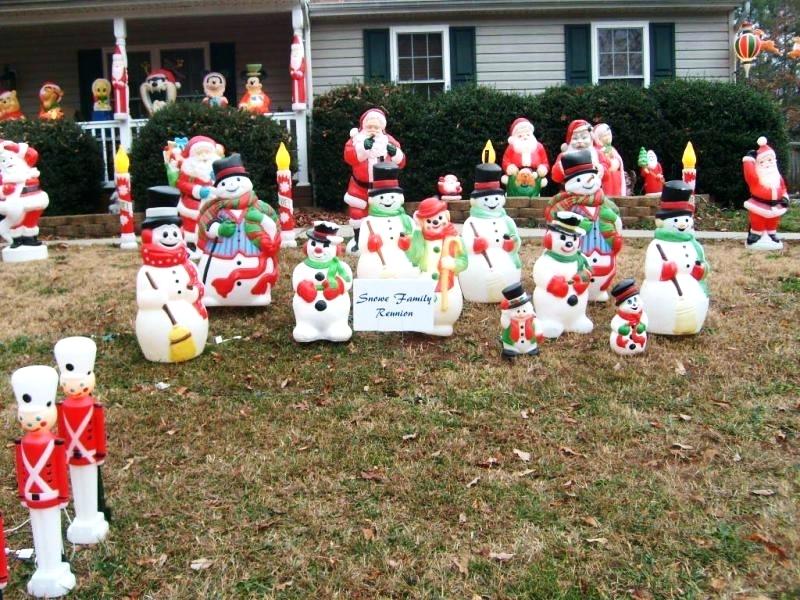 Decorate Backyard for Christmas