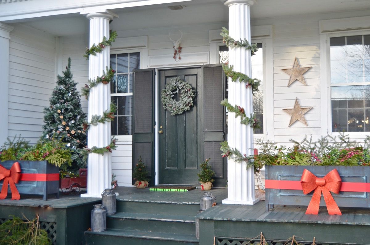 Home Entrance Decoration Ideas for Christmas